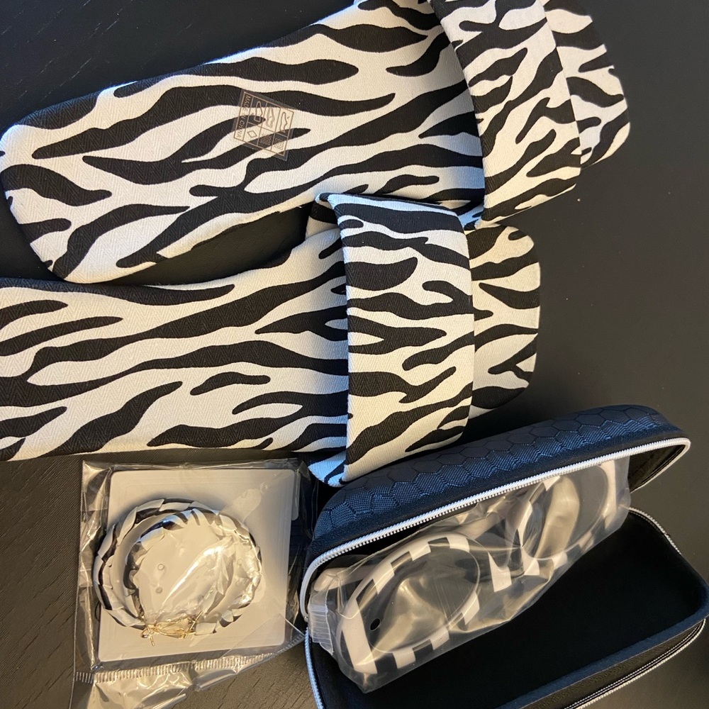 Black and White Striped Sunglasses and Bracelet Set